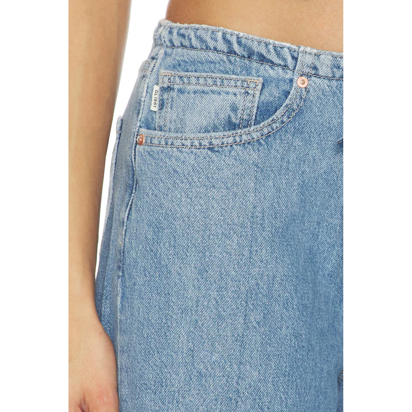 Consignment001 DL1961 Aura Sienna Low Slung Relaxed Wide Leg Jeans Size 26