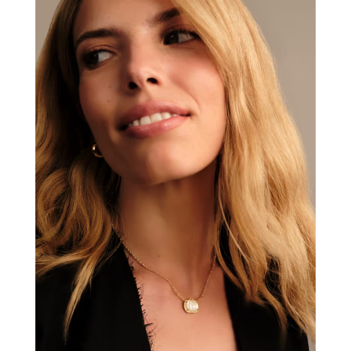 Kendra Scott Pumpkin Gold Short Necklace