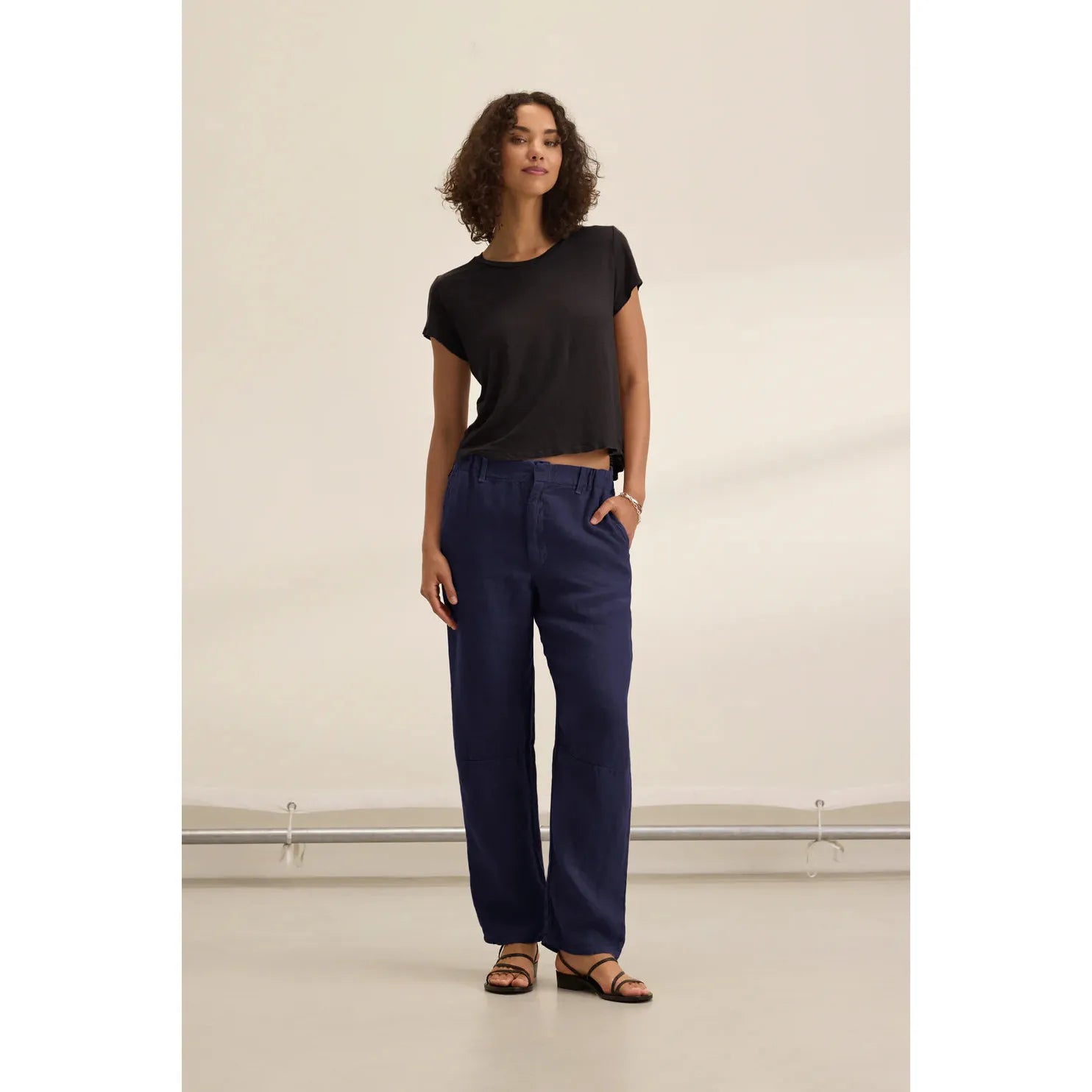 Velvet by Graham & Spencer Taylor Heavy Linen Pant in Navy