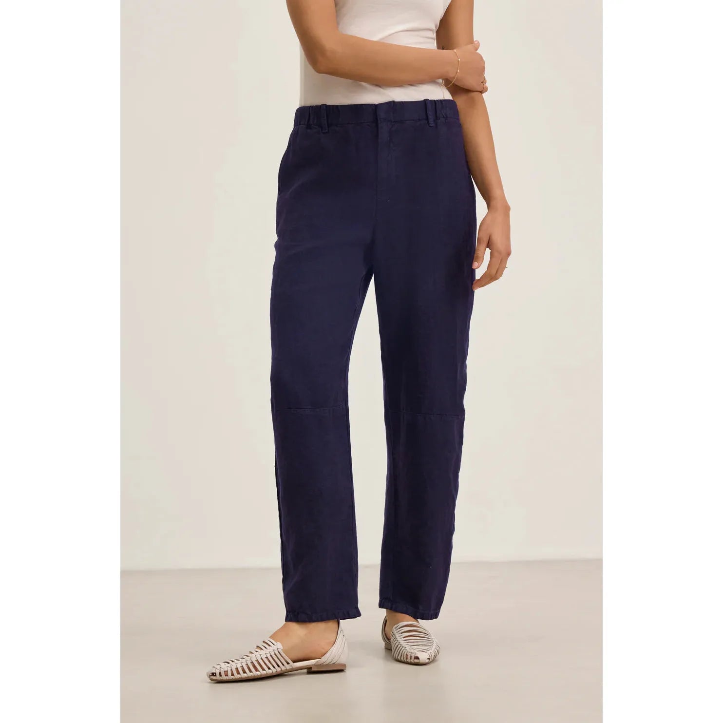 Velvet by Graham & Spencer Taylor Heavy Linen Pant in Navy