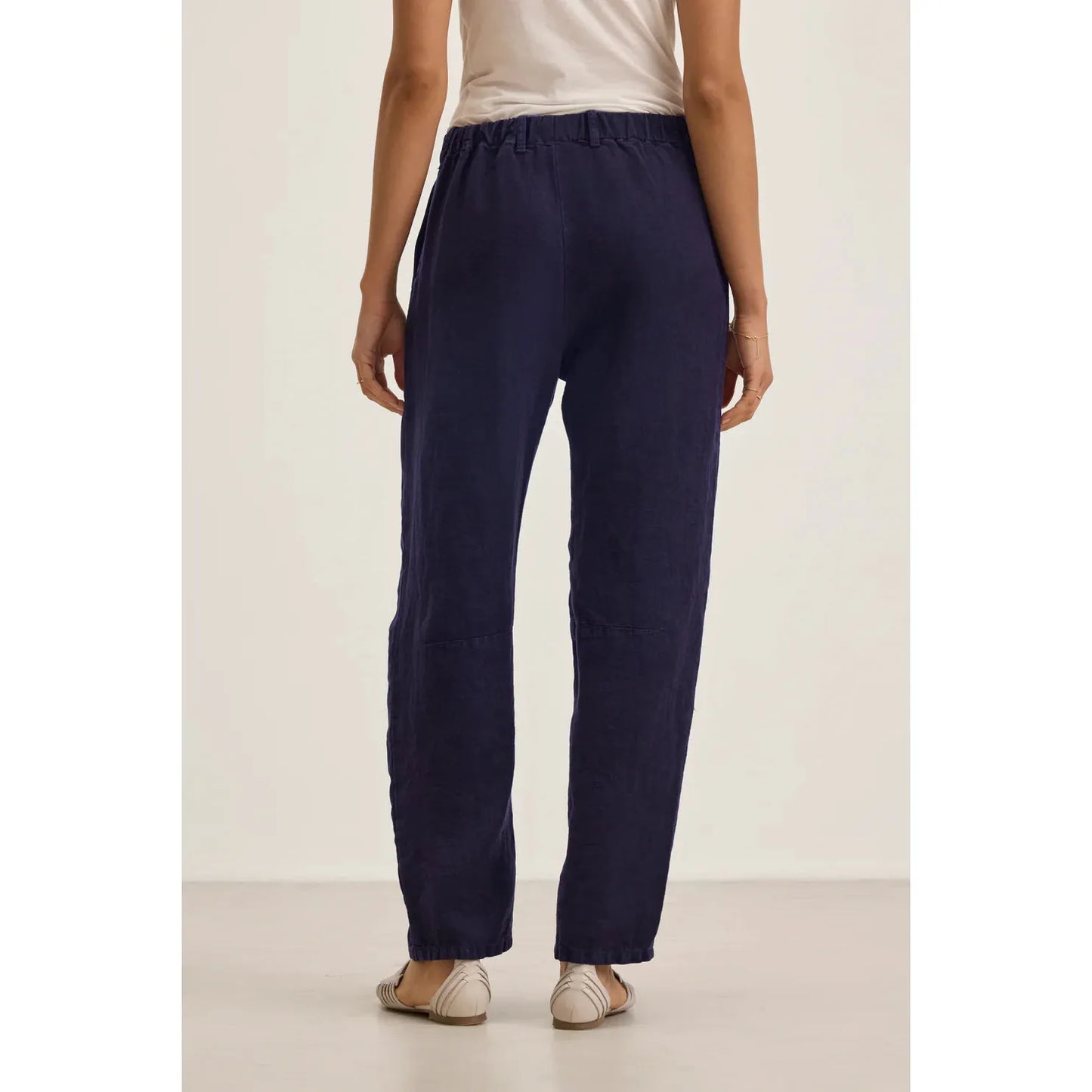 Velvet by Graham & Spencer Taylor Heavy Linen Pant in Navy