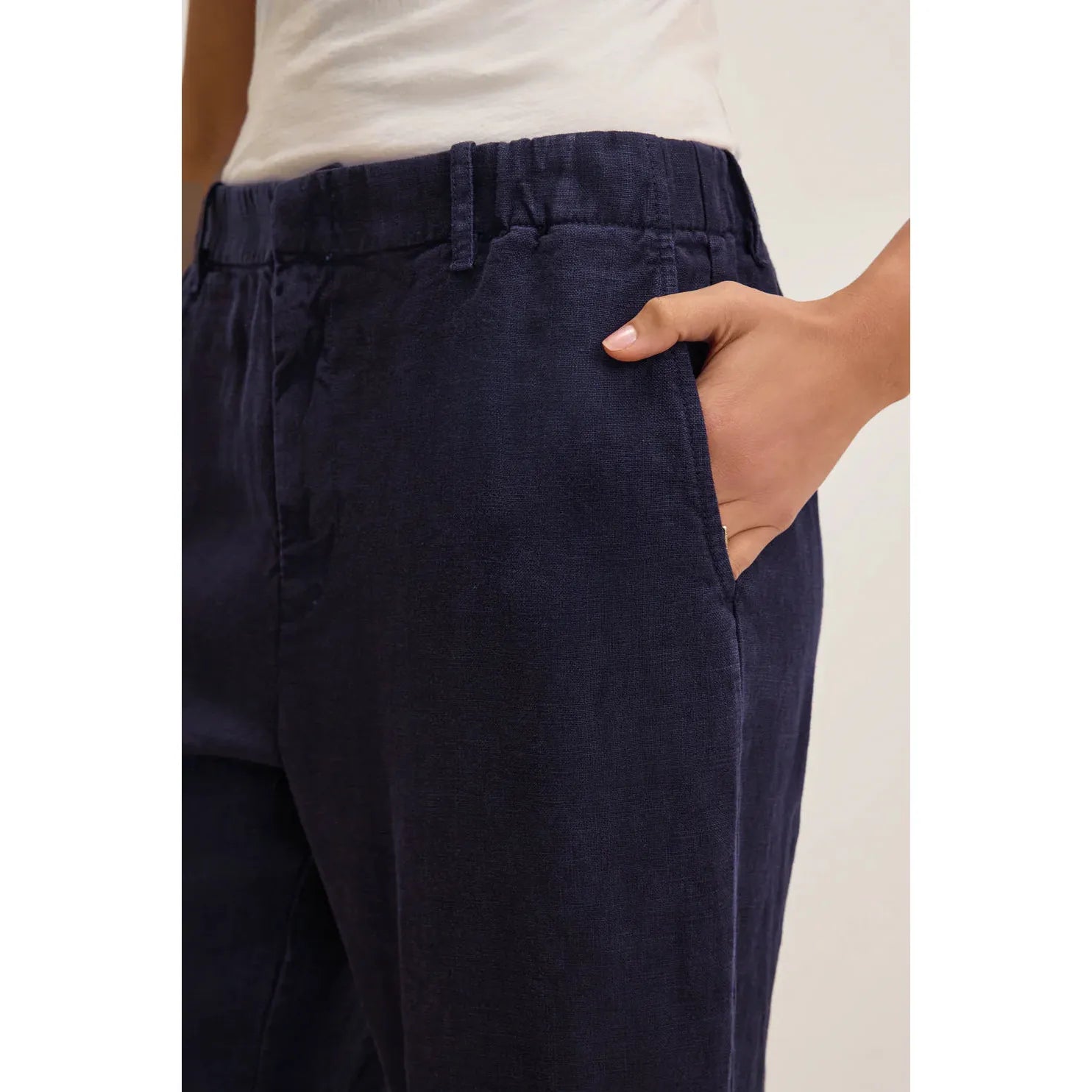 Velvet by Graham & Spencer Taylor Heavy Linen Pant in Navy
