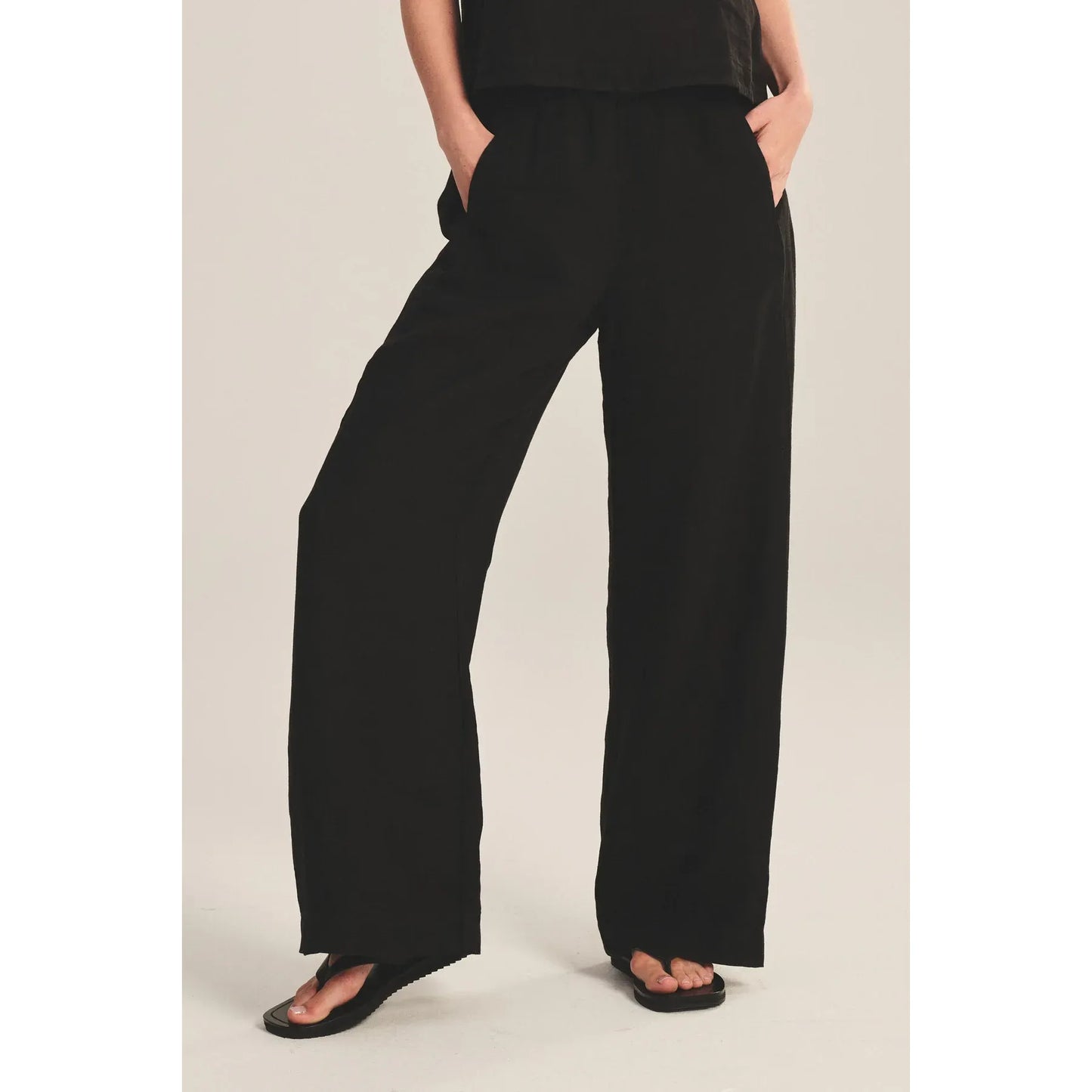 Velvet by Graham & Spencer Lola Linen Pant in Black