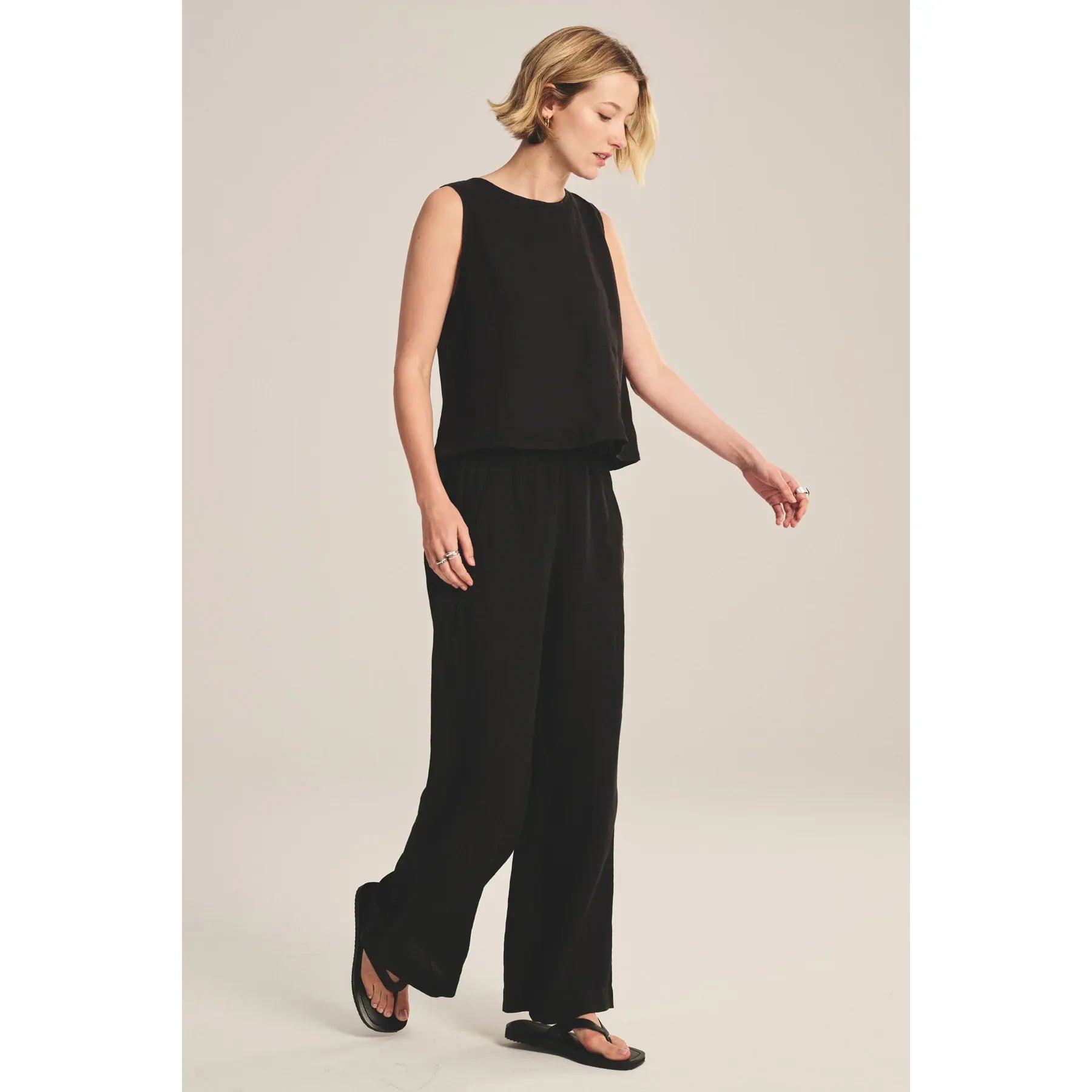 Velvet by Graham & Spencer Lola Linen Pant in Black