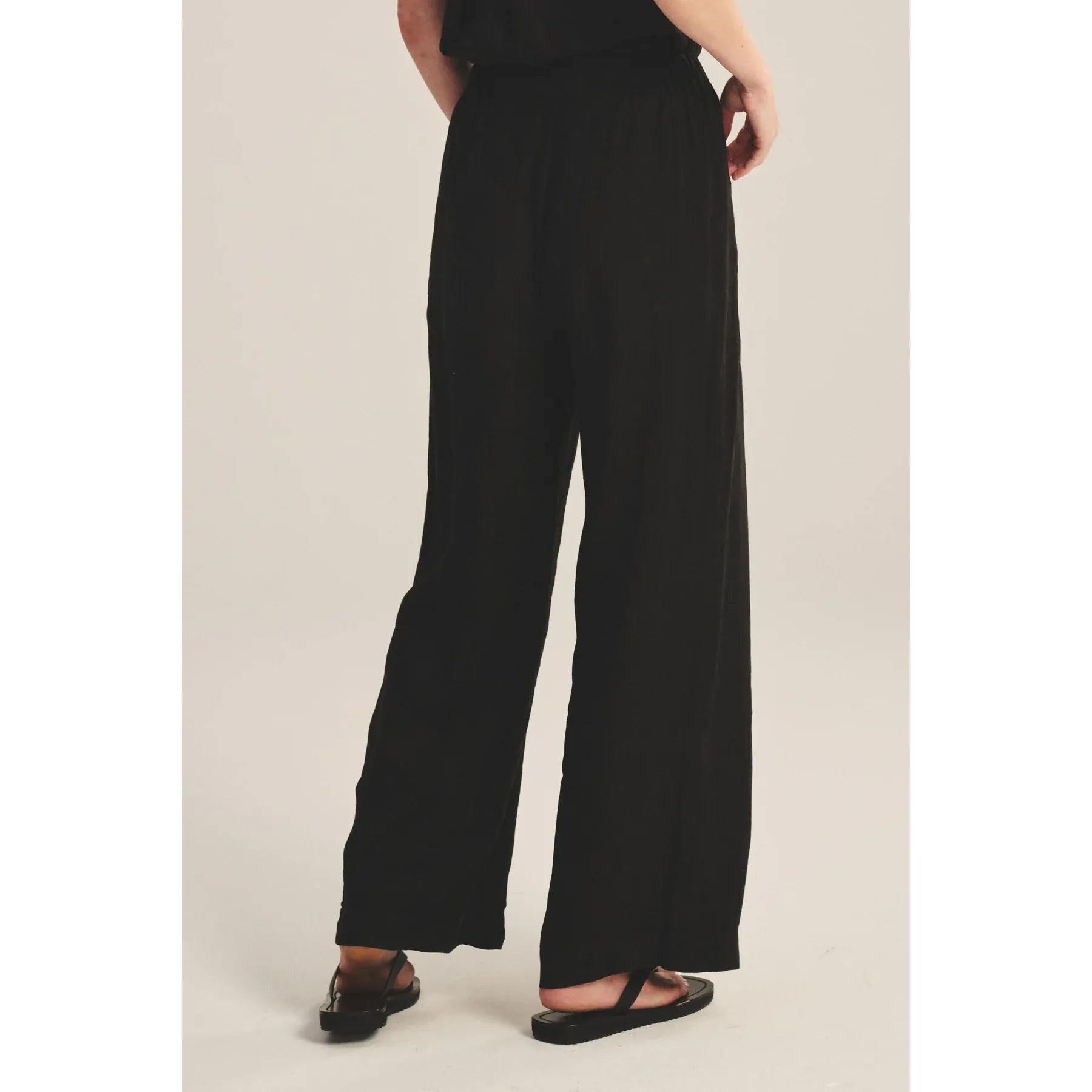 Velvet by Graham & Spencer Lola Linen Pant in Black