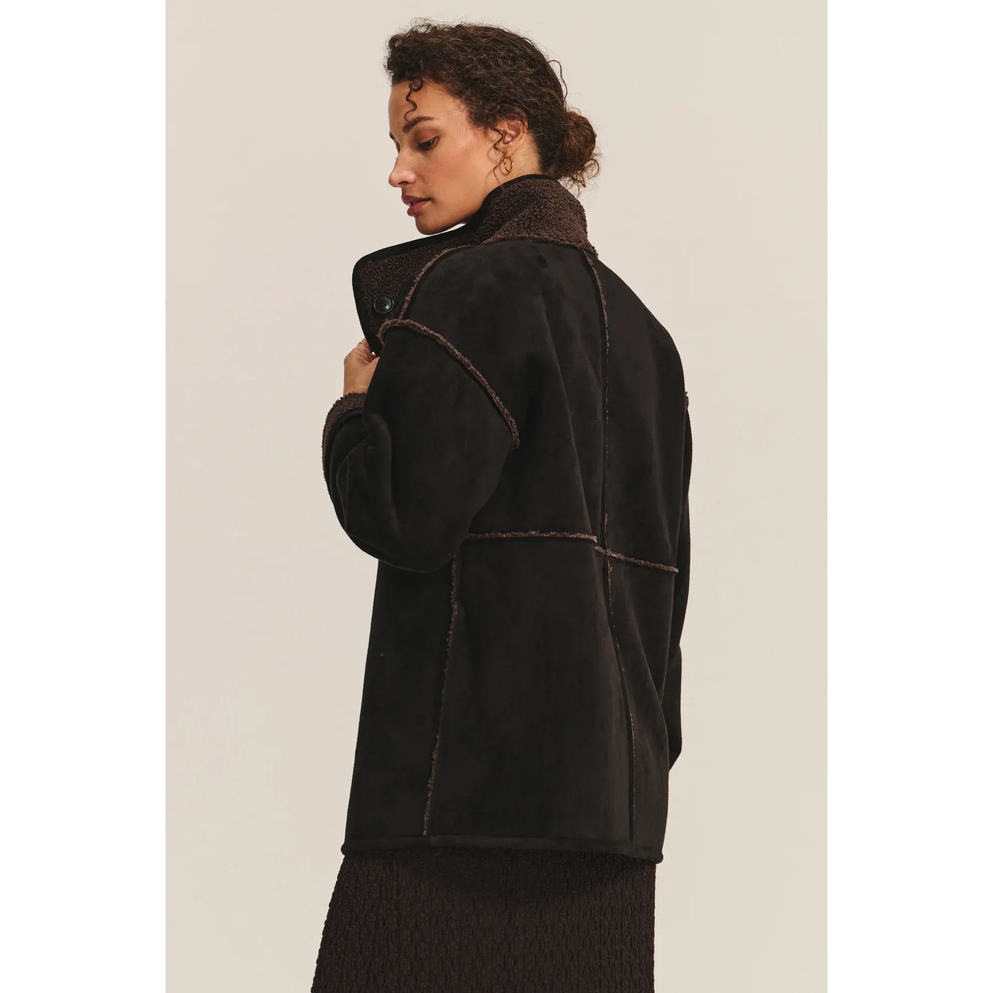 Velvet by Graham & Spencer Shona Sherpa Reversible Jacket in Black/Brown