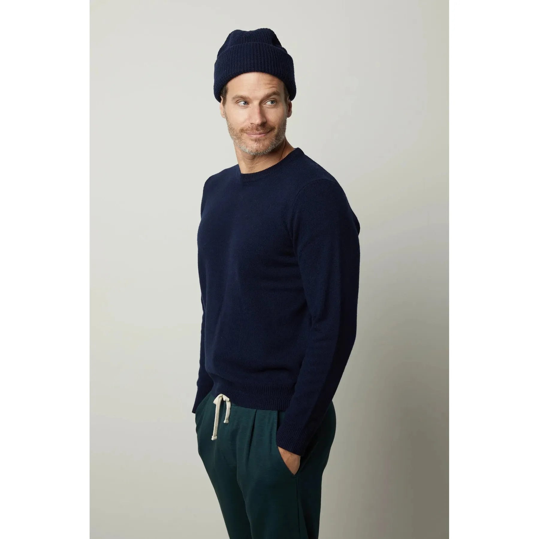 Velvetmen Dashell Wool Blend Crew Neck Sweater in Navy