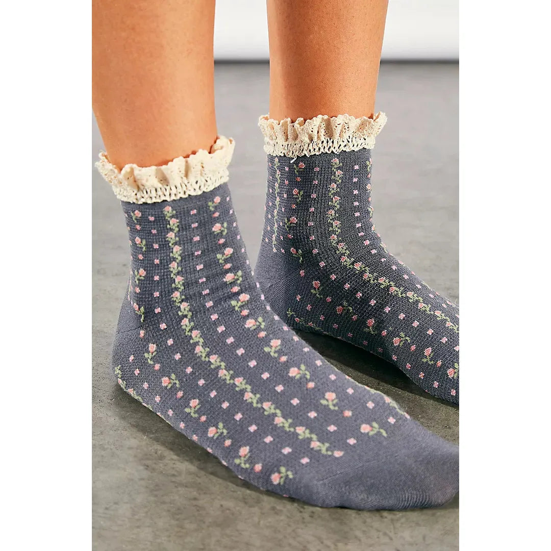 Free People Rosebud Waffle Knit Ankle Socks in Charcoal